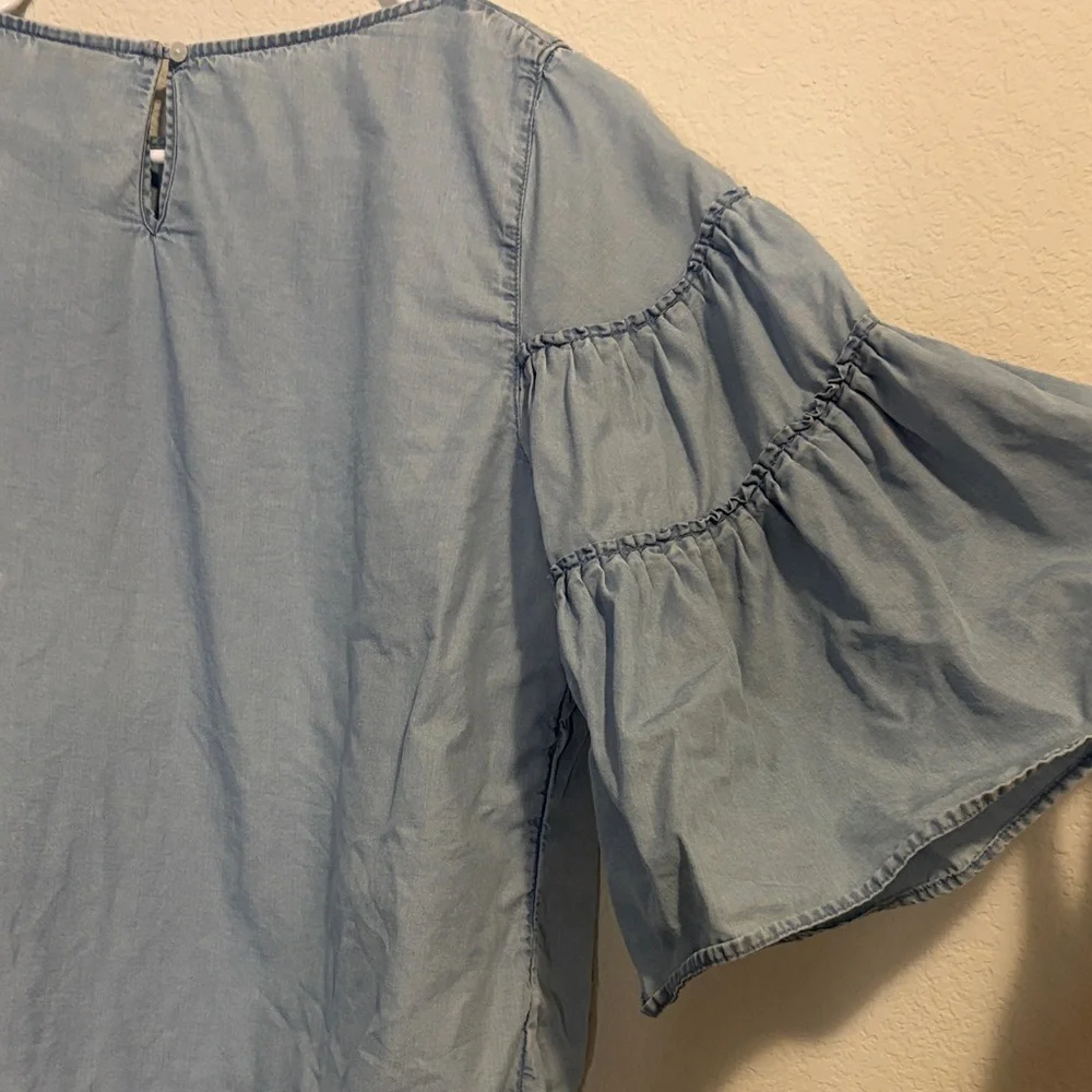 Light Blue chambray Women's Blouse with flowy bell sleeves J. Jill Medium - Picture 6 of 6